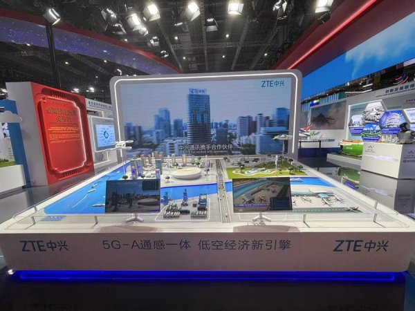 配资网上开户 开烘焙课、教打泰拳、免费按摩……进博会国家展秀“花活儿”